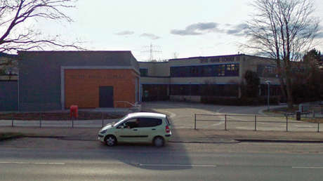 Policía de Hamburgo realiza una operación a gran escala en una escuela tras informes de un adolescente armado