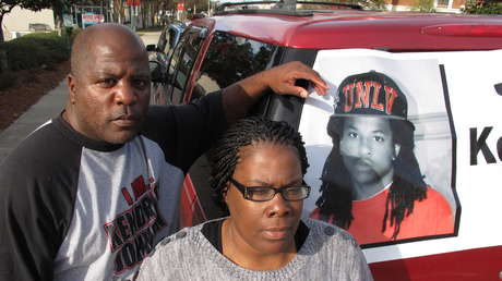 Un alguacil de EE.UU. ofrece 500.000 dólares de su bolsillo a quien ayude a resolver la muerte de un chico hallado dentro de una colchoneta