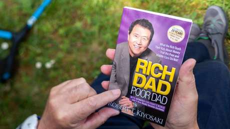 El inversor Robert Kiyosaki augura un "infierno financiero" a manos de la Reserva Federal y recomienda comprar estos activos