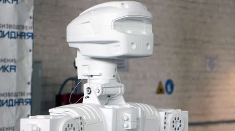 La agencia espacial rusa muestra por primera vez un robot antropomórfico para trabajos fuera de una estación