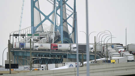 Manifestantes canadienses del 'convoy de la libertad' bloquean la frontera con la ciudad estadounidense de Detroit