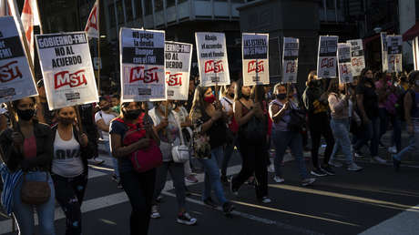 Organizaciones de izquierda marcharon en Argentina en rechazo al acuerdo con el FMI