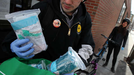 La administración de Biden destina unos 30 millones de dólares a un programa de suministros que incluiría pipas de 'crack' para adictos