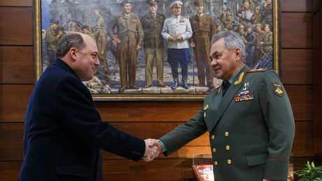 Tensiones en torno a Ucrania y garantías de seguridad: de qué hablaron los ministros de Defensa ruso y británico durante su reunión en Moscú