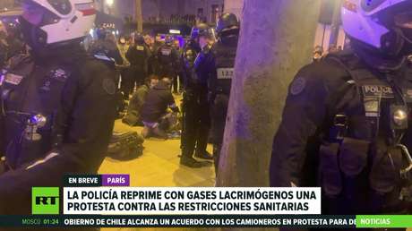 La Policía reprime con gases lacrimógenos una protesta contra las restricciones sanitarias en París