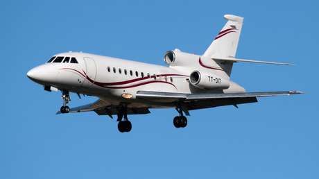 Medios: Multimillionarios ucranianos abandonan el país en vuelos chárter y aviones privados