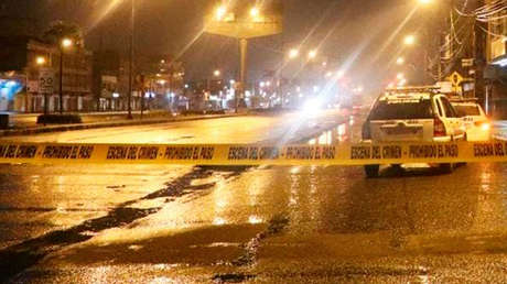 Hallan dos cadáveres colgados en un puente peatonal en Ecuador
