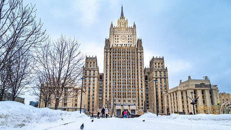 Rusia califica de "absurdo" y "burla al sentido común" la congelación de fondos afganos por EE.UU.