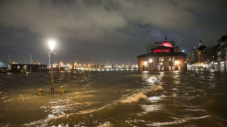 VIDEOS: Una fuerte ola rompe las ventanas de un ferry en Alemania en medio del pavor de los pasajeros