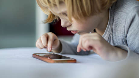 Un francés se enfrenta a prisión por cortar Internet en todo un pueblo para impedirle a sus hijos el acceso a redes sociales