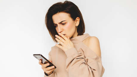 Un niño pide prestado el celular a una mujer en la calle y le roba 3.800 dólares desde un servicio de pago en línea