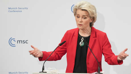 Ursula von der Leyen condena "la peligrosa forma de pensar del Kremlin, que proviene directamente de un 'pasado oscuro'"
