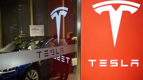 Musk dice que Tesla planea añadir videojuegos de Steam a sus vehículos y confirma que se podrá jugar a 'Cyberpunk 2077' en la Cybertruck