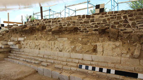 Arqueólogos mexicanos descifran parte las inscripciones del gran friso hallado en Atzompa