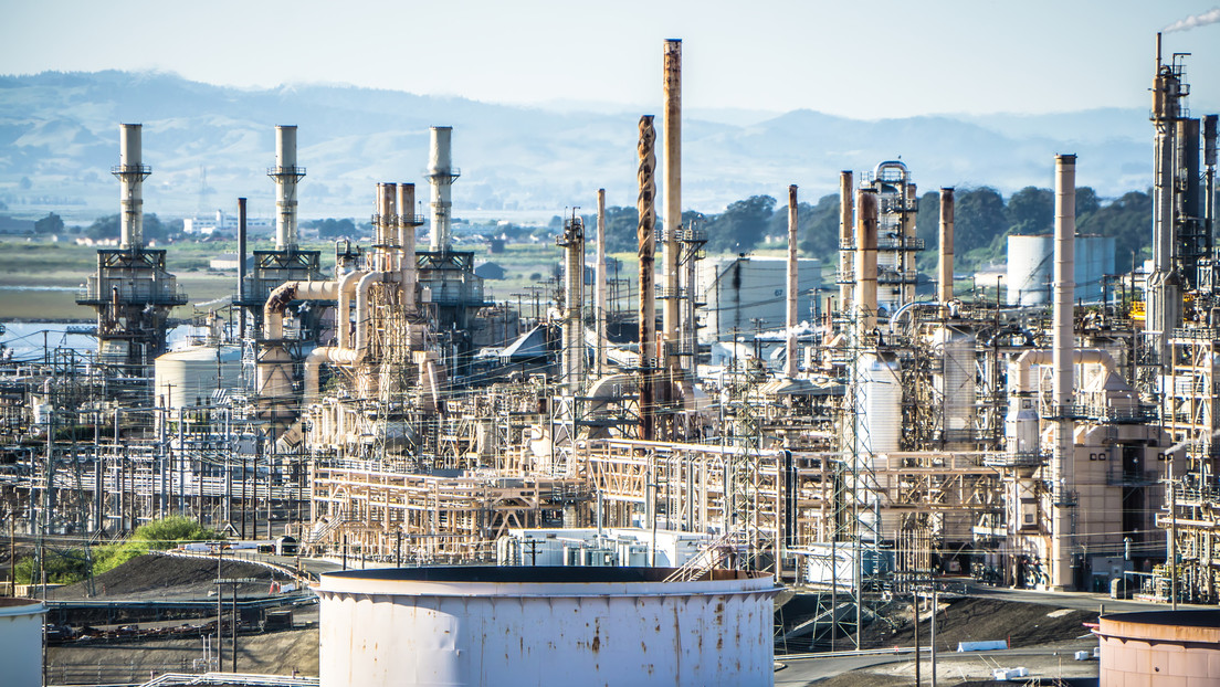 El precio del crudo Brent podría llegar a 185 dólares por barril a finales del año si las sanciones contra Rusia persisten