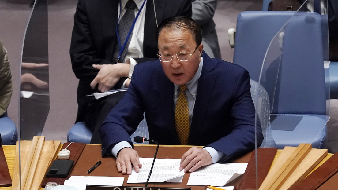 "Este mundo no necesita otra Guerra Fría": China insta a renunciar a la confrontación y a la mentalidad de bloques