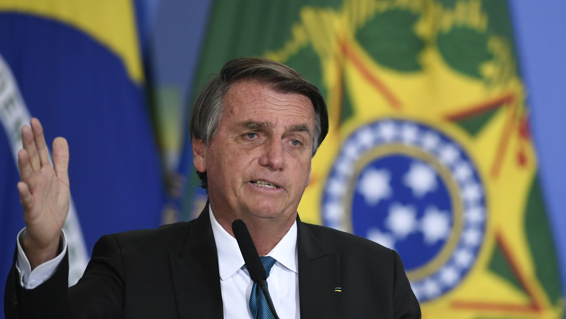 Bolsonaro se queja del precio de la gasolina, dice que Petrobras "no colabora" y que si fuera por él "sería privatizada hoy"