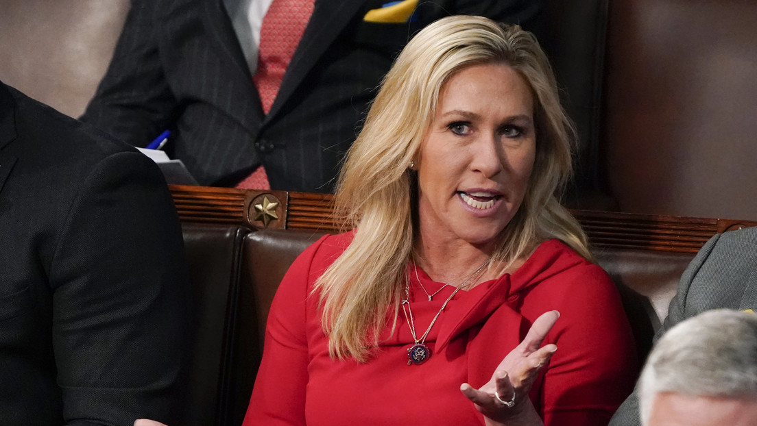 Congresista de EE.UU. pide que su país no gaste "miles de millones de dólares en ayuda a posibles nazis que torturan a personas inocentes" en Ucrania