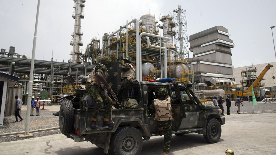 El hombre más rico de África inaugura la mayor planta de fertilizantes grande del continente en medio de un alza de precios por las sanciones a Rusia