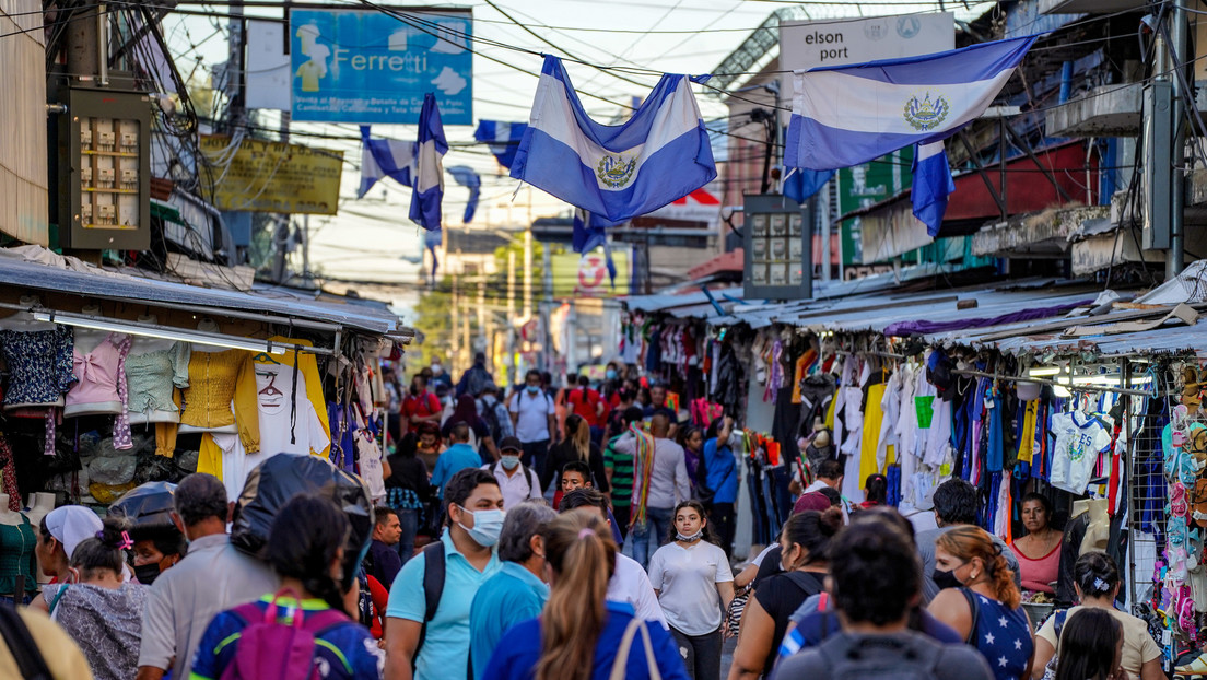 Un informe de Barclays advierte que El Salvador se dirige hacia una recesión