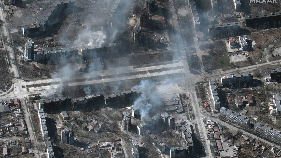 "Tanques ucranianos disparaban a los civiles": Emergen testimonios de los sótanos de Mariúpol a medida que se retiran las tropas de Kiev