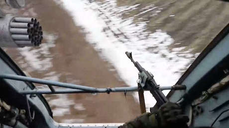 VIDEO: Helicópteros escoltan a unidades de las Fuerzas Armadas rusas durante la operación especial militar en Ucrania