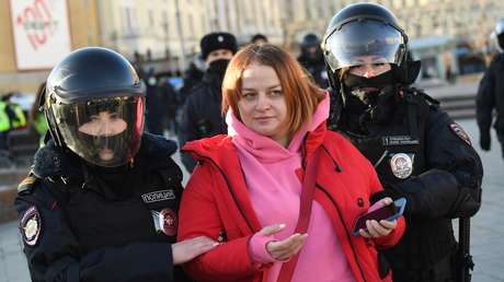 Detienen en Rusia a más de 3.500 personas durante manifestaciones no autorizadas de rechazo a la operación militar en Ucrania