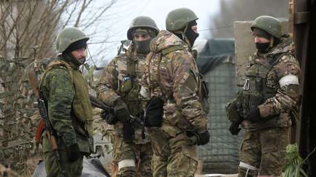 Nacionalistas ucranianos abren fuego contra civiles que tratan de abandonar sus casas en la ciudad de Mariúpol, afirma el Ministerio de Defensa ruso
