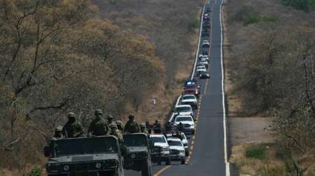 Reportan convoyes armados en el estado mexicano de Jalisco tras enfrentamientos entre cárteles y fuerzas de seguridad