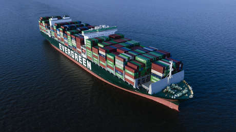 Casi un año después del encallamiento del buque Ever Given en el canal de Suez, otro carguero de la misma compañía vara en la costa de EE.UU.