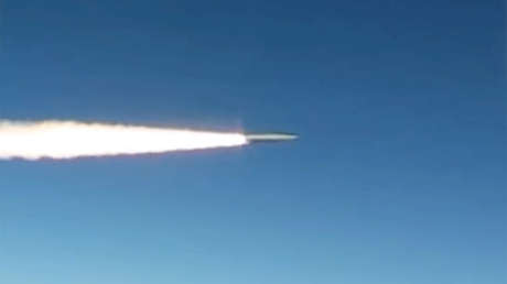 Rusia utiliza misiles hipersónicos Kinzhal para destruir un depósito de misiles en el oeste de Ucrania