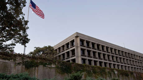 Evacúan la embajada de EE.UU. en Uruguay por la presencia de dos maletines con presuntos artefactos explosivos