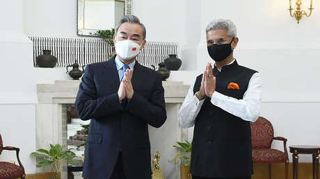 China realiza la primera visita de alto nivel a la India en dos años para abordar la disputa fronteriza entre ambos países y la situación en Ucrania