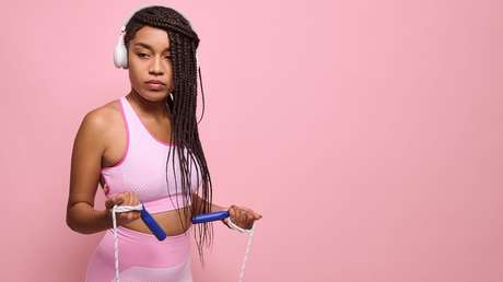 Investigadores revelan que la música puede ser tan poderosa como el ejercicio físico para mejorar la salud mental