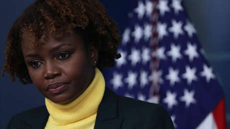 La portavoz de la Casa Blanca que acompañó a Biden en su reciente viaje por Europa da positivo por covid-19