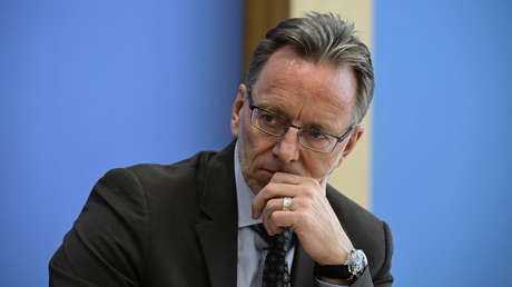 La policía de Alemania alerta del aumento de delitos semanales que se cometen contra personas de origen ruso