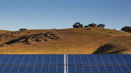 Bill Gates y Blackrock financian empresa de hidropaneles capaces de proporcionar agua potable a partir de la luz solar y el aire