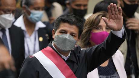 Pedro Castillo anuncia medidas "focalizadas" para mitigar el alza del precio de los combustibles