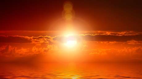 FOTO: Una inmensa llamarada sale disparada hacia el espacio desde el Sol