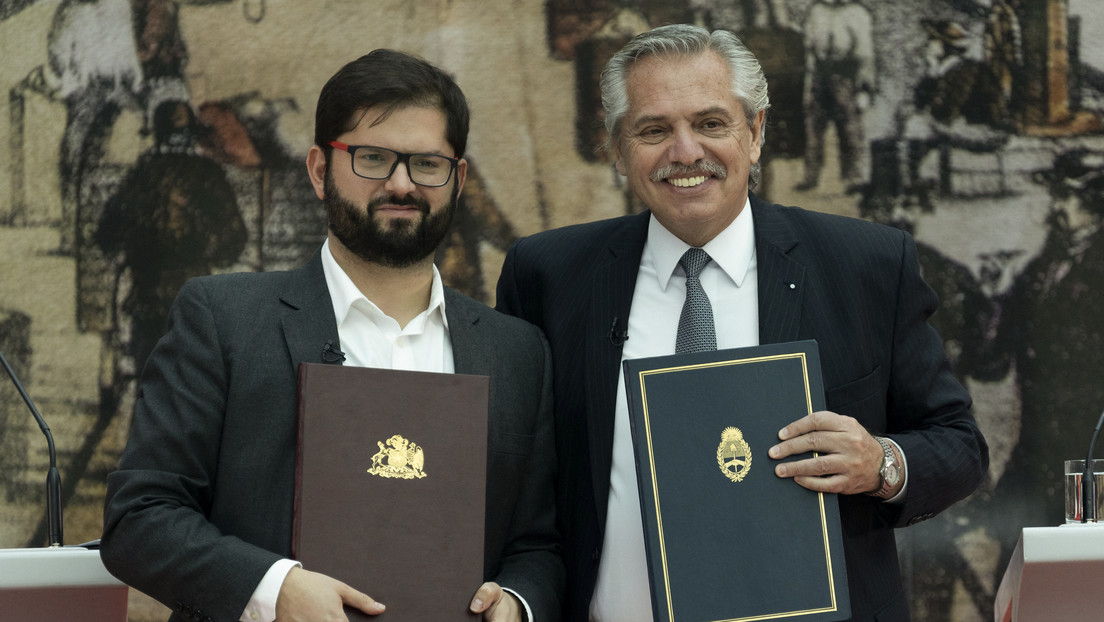 "Latinoamérica tiene que recuperar una voz unida": Boric se reúne con Alberto Fernández en su primer viaje internacional