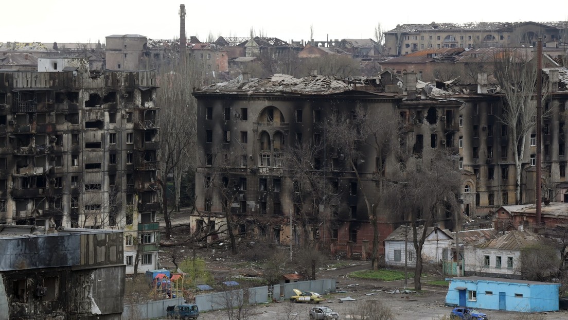 RT recorre las calles de Mariúpol, que quedó reducida a escombros