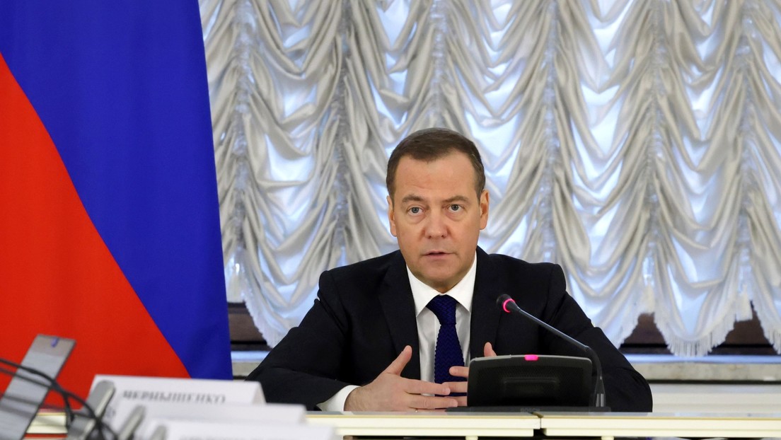 El expresidente ruso Dmitri Medvédev: "El 'default' de Rusia podría convertirse en un 'default' moral y financiero para Europa"