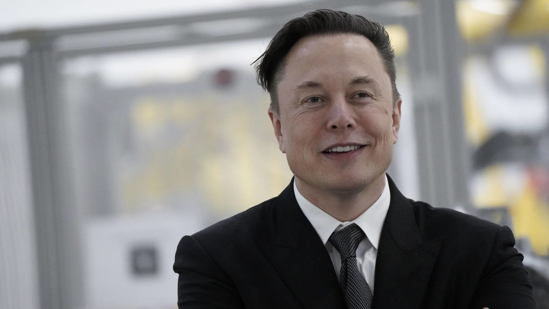 Musk desconcierta a los inversores con su tuit "Love me tender" de Elvis Presley
