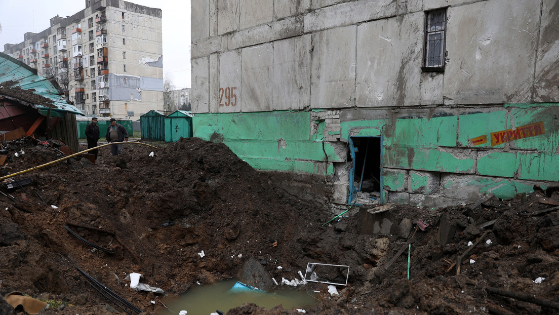 Kiev y los servicios británicos preparan una falsificación y ya reunieron a periodistas para grabar imágenes escenificadas, denuncian militares rusos