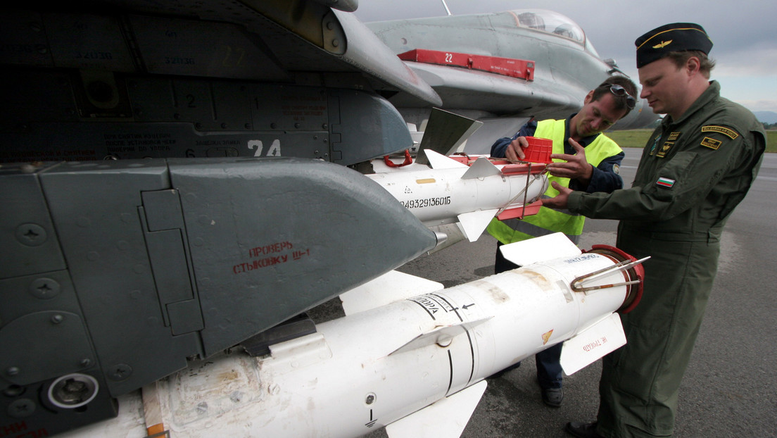 Bulgaria se niega a suministrar armas a Ucrania, reporta Bloomberg