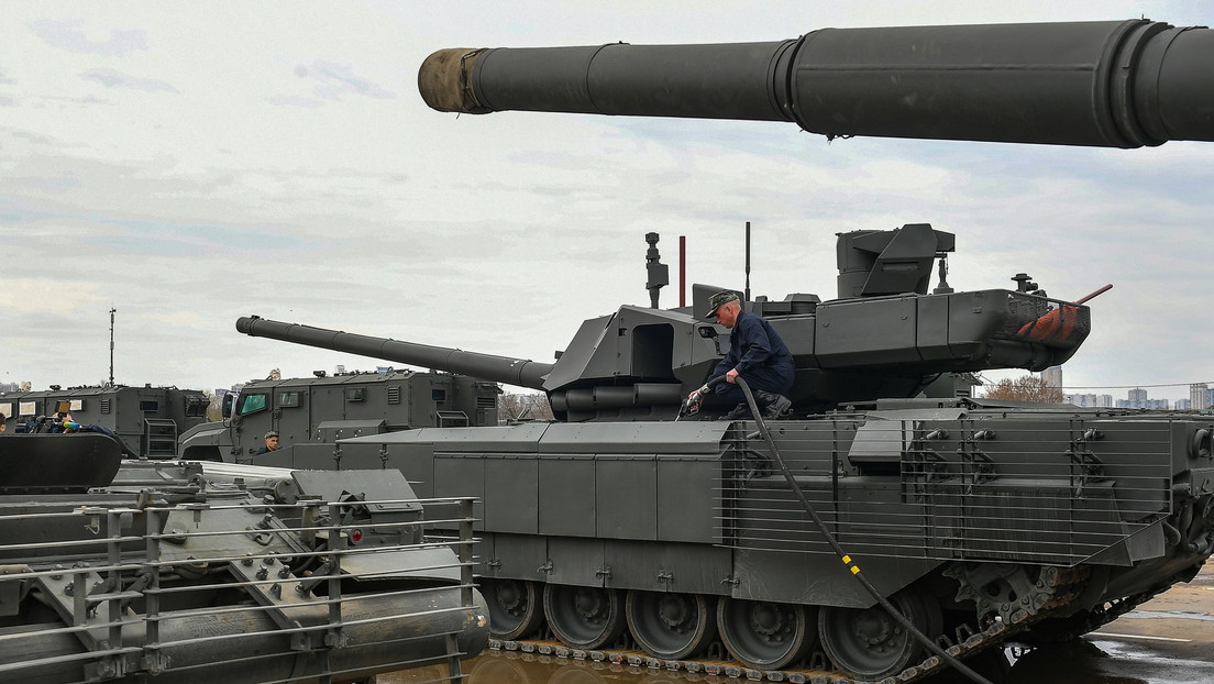 Un informe señala que los gastos militares mundiales superaron por primera vez los 2 billones de dólares en 2021