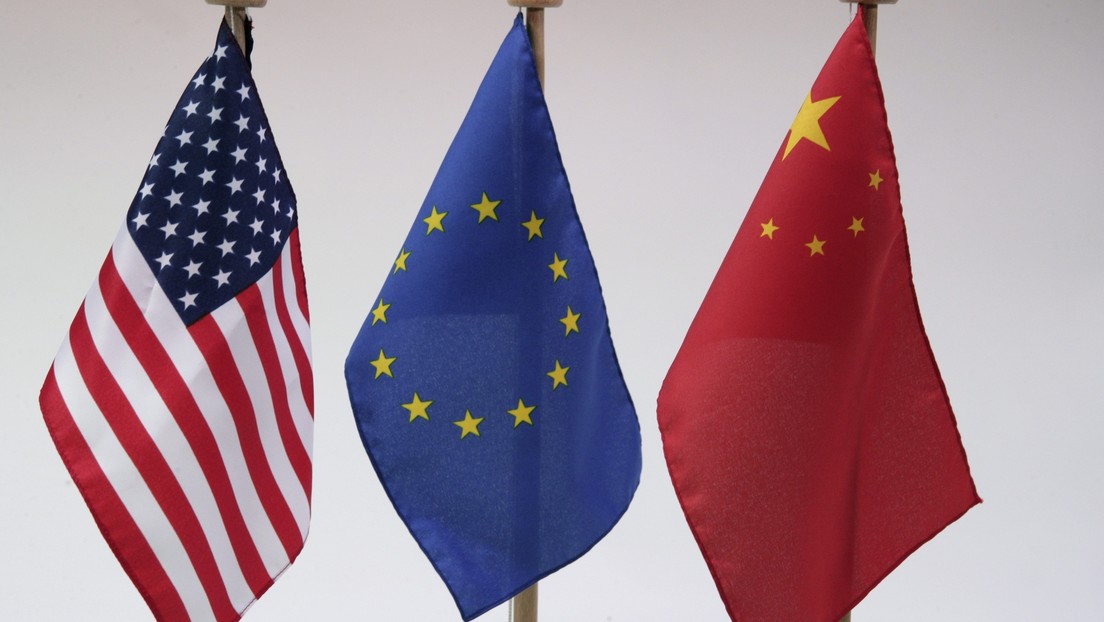 China arremete contra la política exterior de EE.UU. y la UE y espera que Bruselas deje de "sostenerle la vela al diablo"
