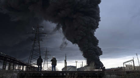 Periodista neerlandés es expulsado de Ucrania "a punta de pistola" tras publicar imágenes de un ataque con misiles
