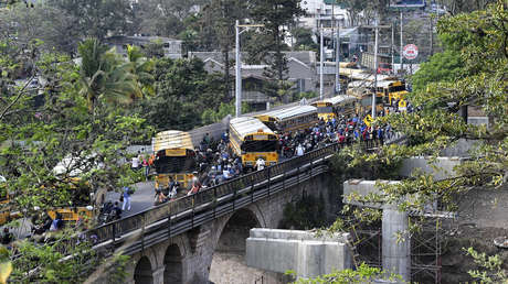 Bloqueos viales, pérdidas millonarias y un llamado a diálogo: ¿qué hay detrás del paro de transporte en Honduras?
