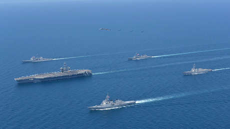 FOTOS, VIDEO: El portaviones estadounidense USS Abraham Lincoln realiza ejercicios conjuntos con buques japoneses